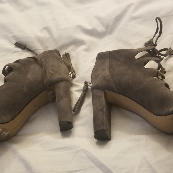 Shoes - Picture 2 of 3